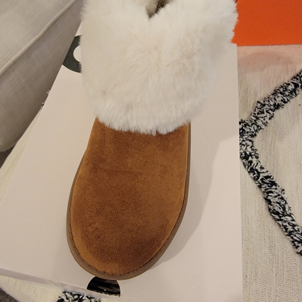 Boots - Picture 2 of 10